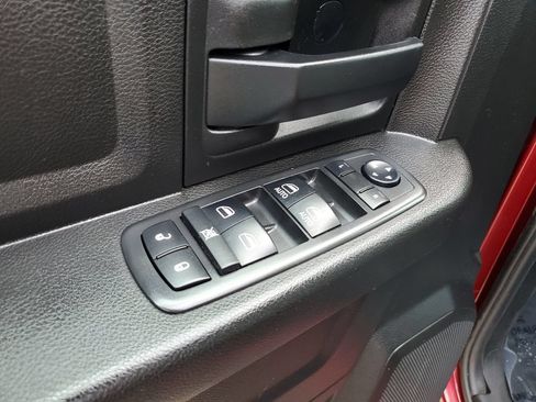 Used 2019 RAM 1500 Express w/ Express Value Package AWD/4WD image 12
