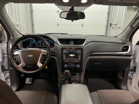 Used 2017 Chevrolet Traverse LT image 28