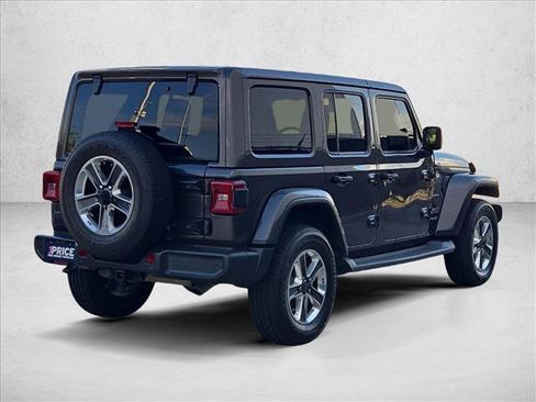 Used 2019 Jeep Wrangler Unlimited Sahara AWD/4WD image 5