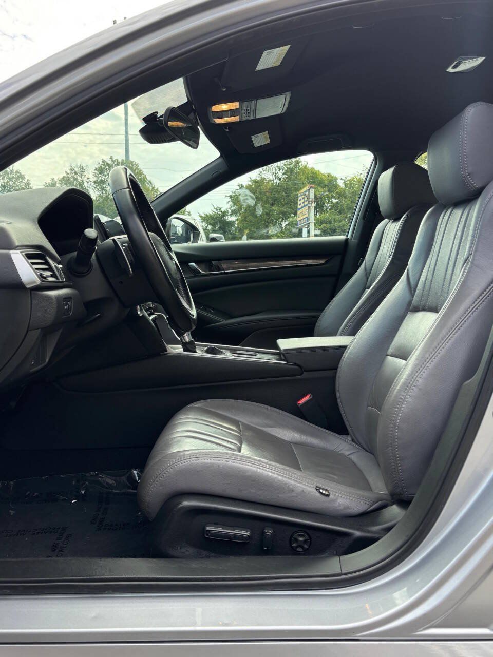 Used 2019 Honda Accord Sport image 10