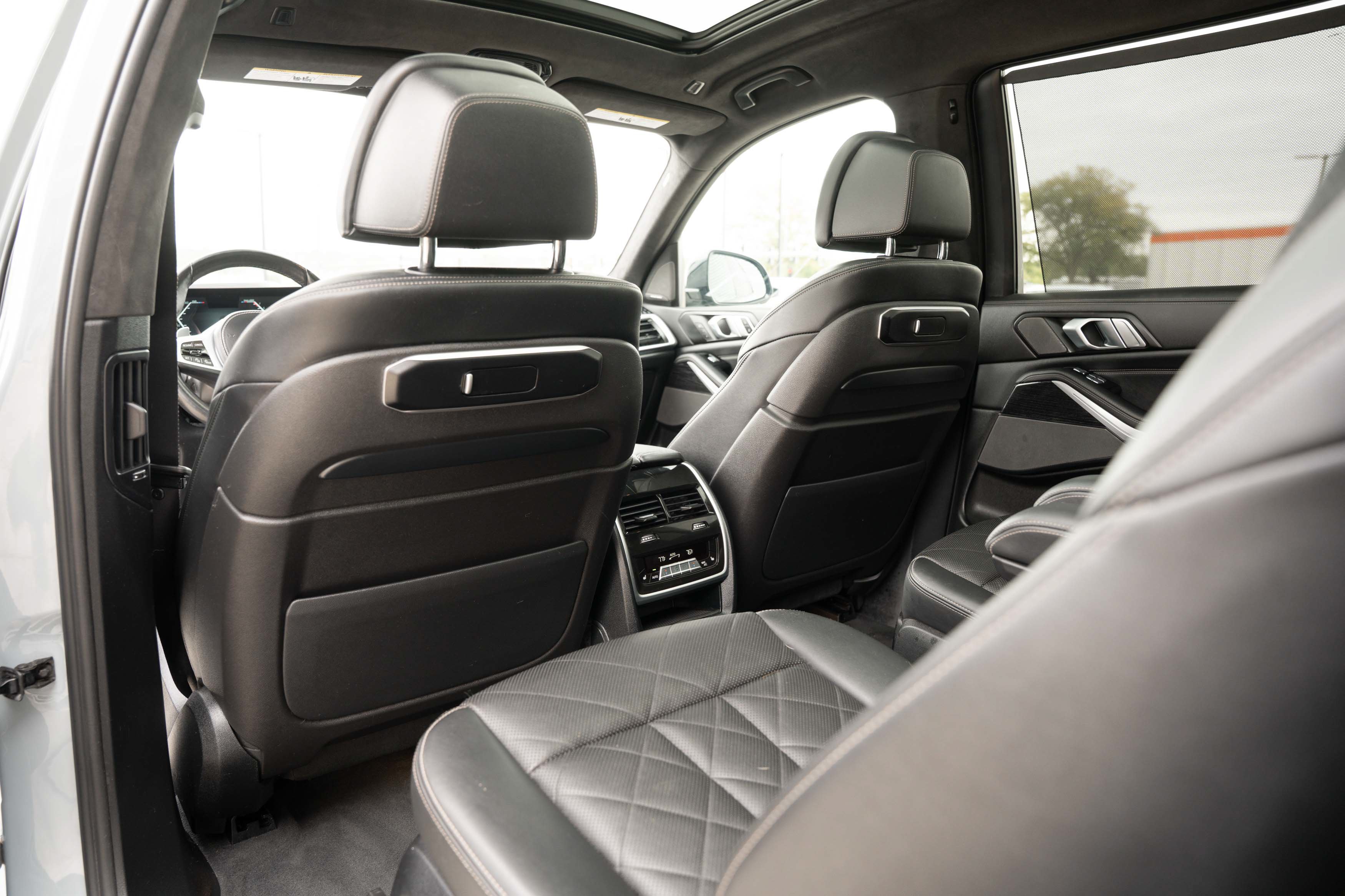 Used 2023 BMW X7 xDrive40i w/ M Sport Package AWD/4WD image 23