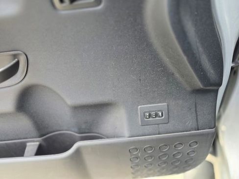 Used 2010 Nissan Titan LE w/ Technology Pkg AWD/4WD image 15