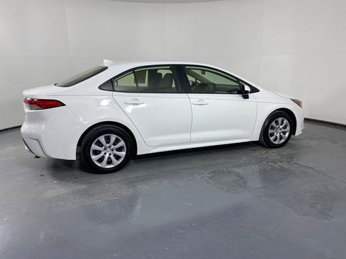 Certified 2022 Toyota Corolla LE image 6