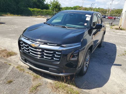 Used 2025 Chevrolet Equinox LT AWD/4WD image 2