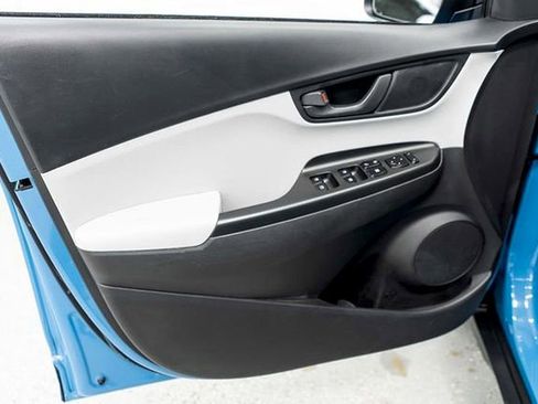 Used 2023 Hyundai Kona SEL image 13