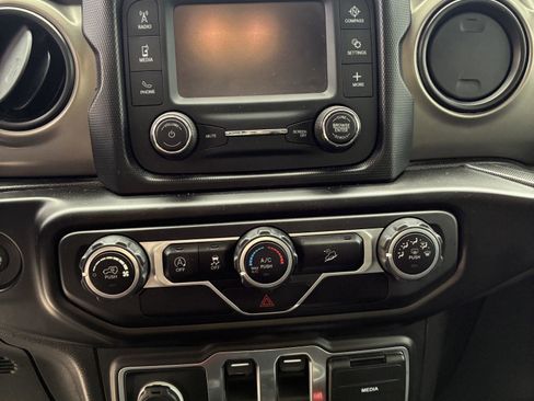 Used 2020 Jeep Wrangler Sport image 9