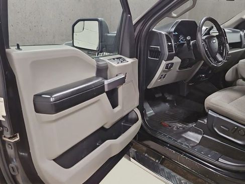Used 2019 Ford F150 XLT w/ Equipment Group 302A Luxury AWD/4WD image 11