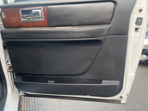 Used 2012 Lincoln Navigator L 4WD image 13
