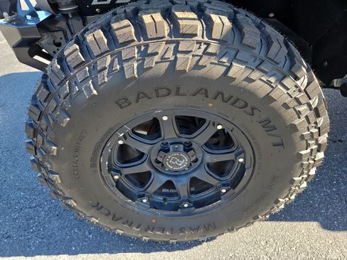 Used 2019 Jeep Wrangler Sport AWD/4WD image 13