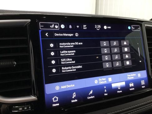 Used 2025 Chrysler Pacifica Limited image 26