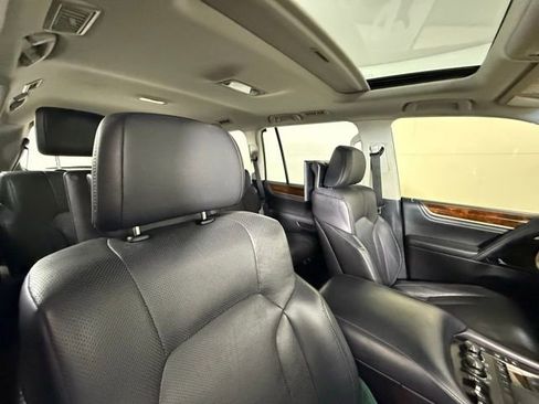 Used 2017 Lexus LX 570 4WD image 35