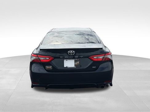 Used 2018 Toyota Camry SE w/ Convenience Package FWD image 4