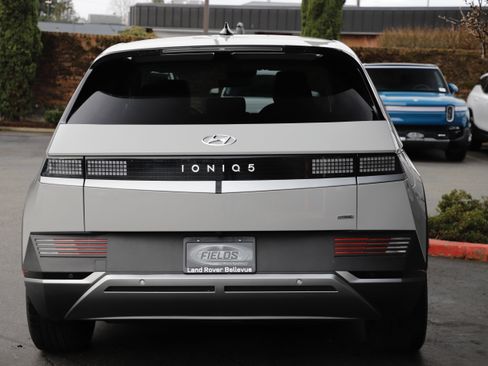 Used 2024 Hyundai Ioniq 5 SE image 5