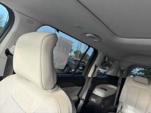 Used 2021 Jeep Grand Cherokee L Overland w/ Advanced Protech Group III image 17