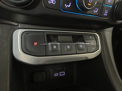 Certified 2023 GMC Acadia SLT AWD/4WD image 24