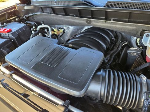 Used 2024 Chevrolet Tahoe High Country AWD/4WD image 17