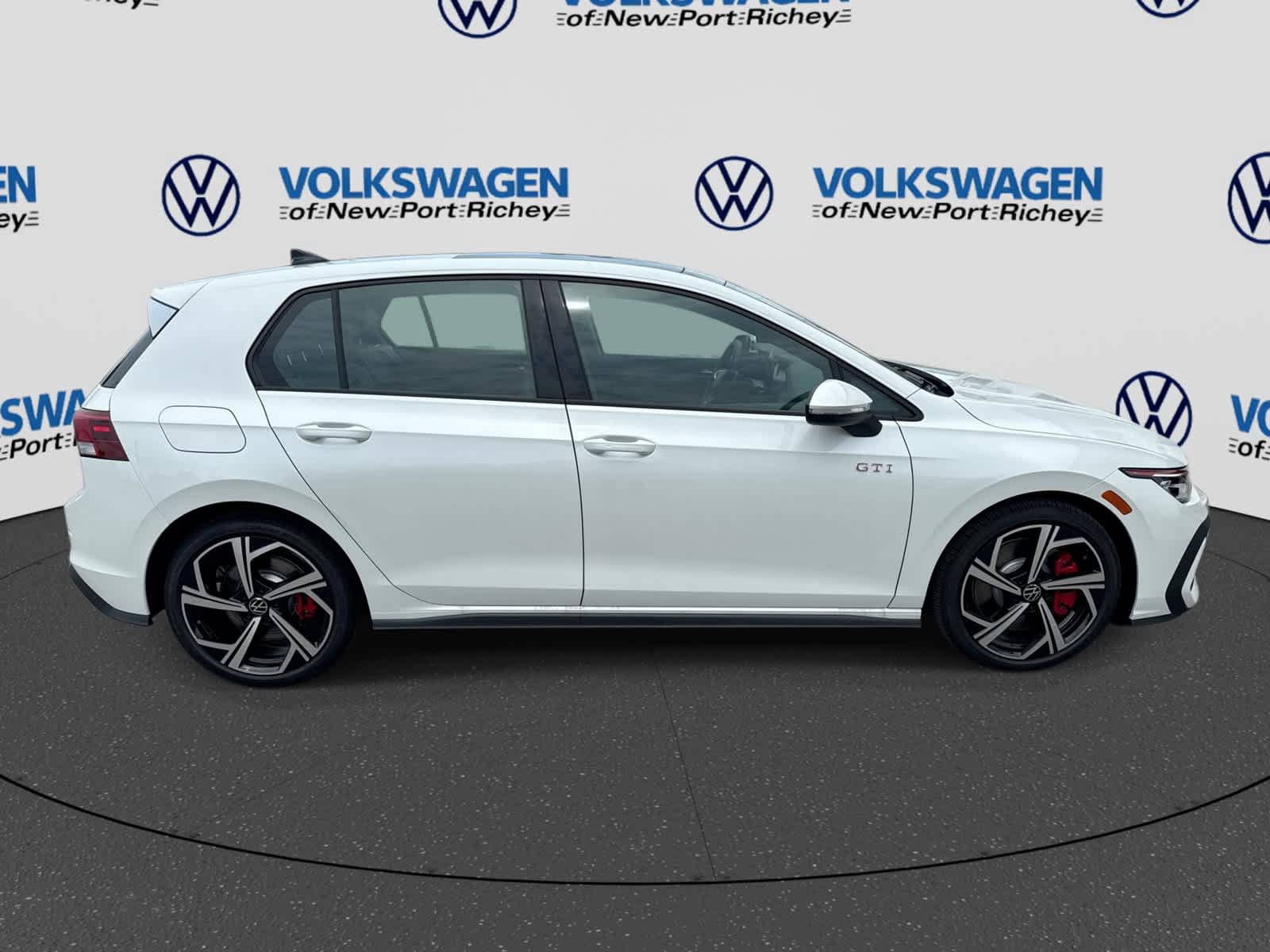 New 2026 Volkswagen GTI SE FWD image 15