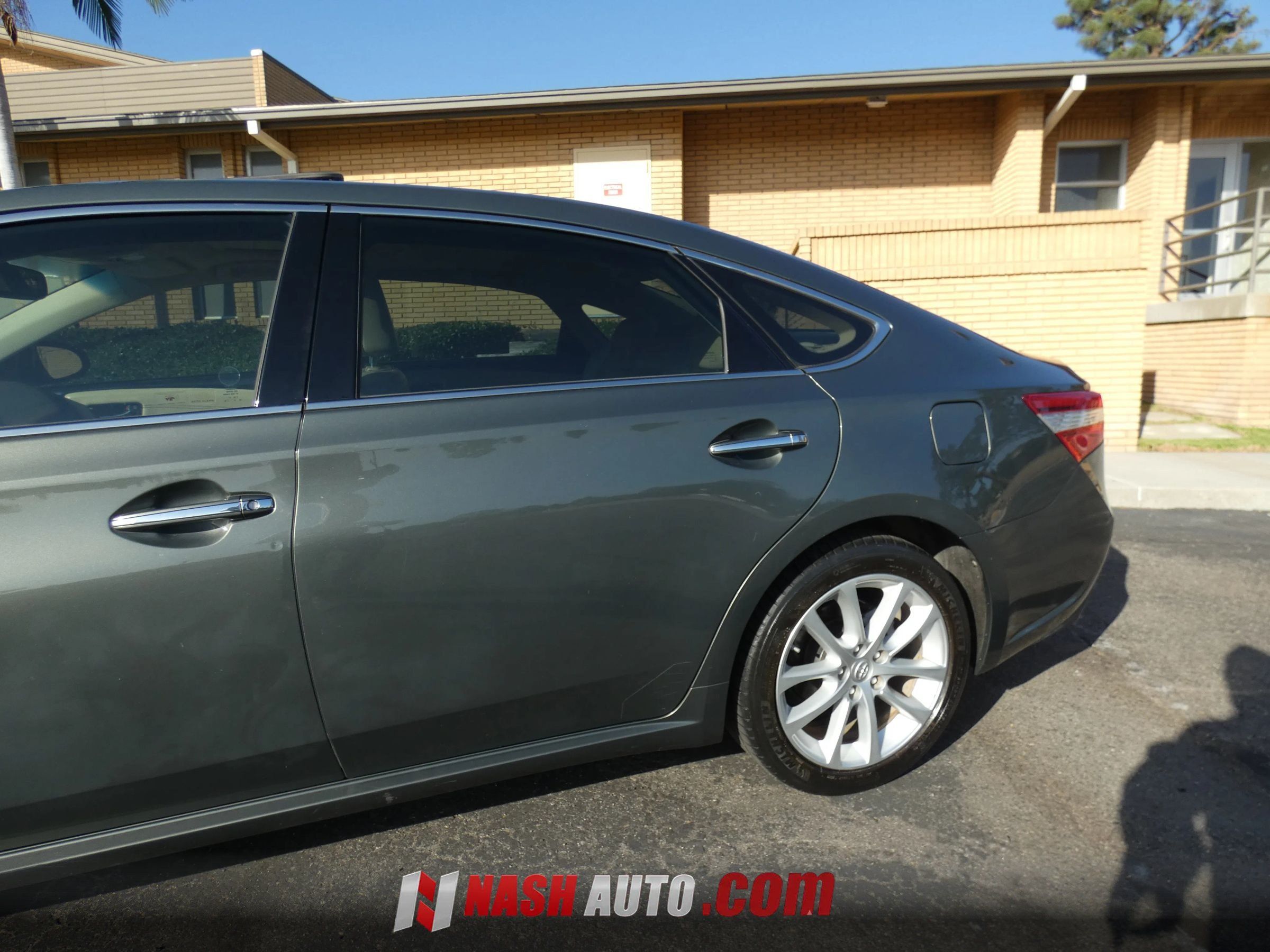 Used 2013 Toyota Avalon Limited FWD image 13