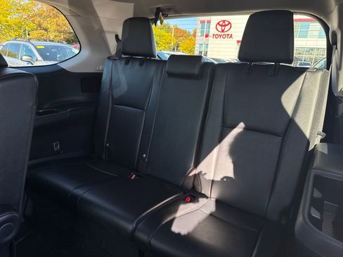 Used 2024 Toyota Grand Highlander XLE image 39