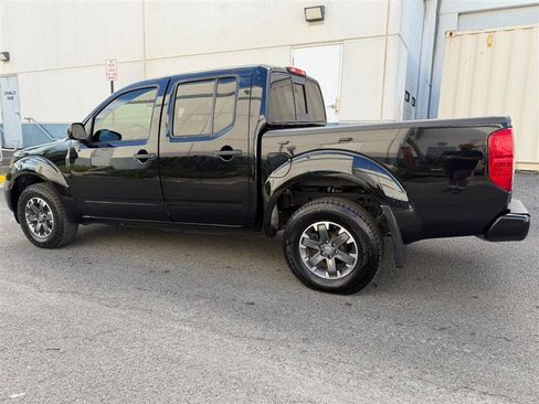 Used 2018 Nissan Frontier PRO-4X AWD/4WD image 10