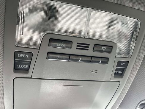 Used 2019 Toyota Highlander Limited image 26