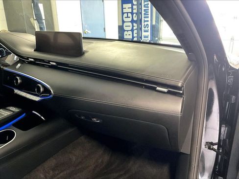 Used 2023 Genesis GV70 3.5T Sport w/ Sport Prestige Package AWD/4WD image 13