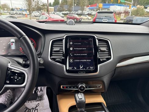 Used 2017 Volvo XC90 T6 Momentum w/ Vision Package image 23