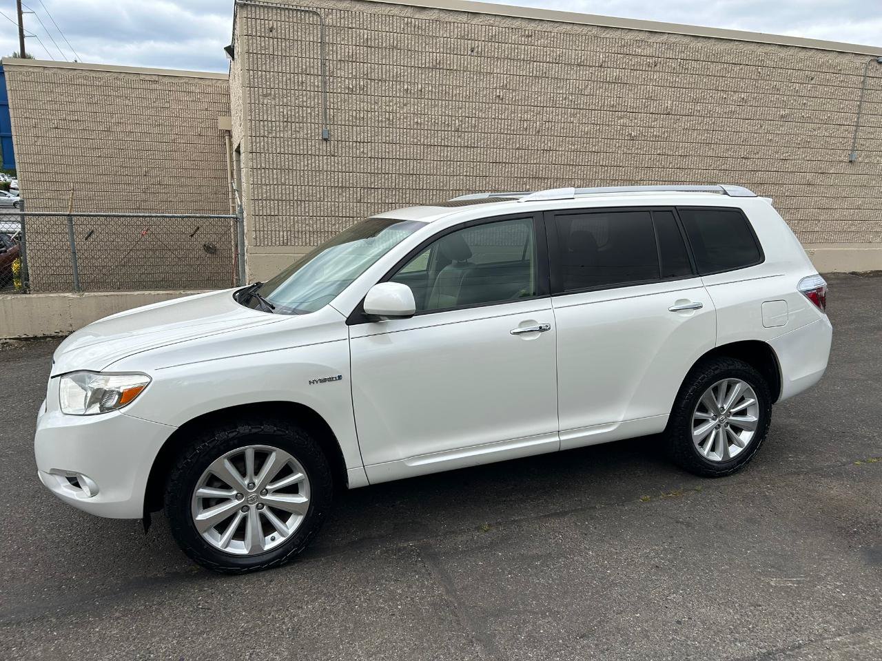 Used 2010 Toyota Highlander Limited AWD/4WD image 8