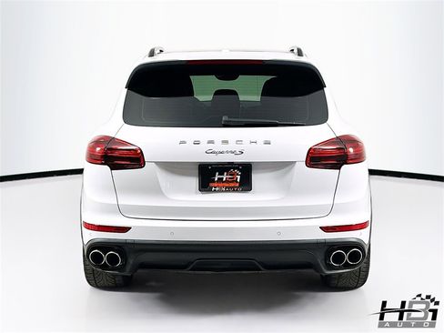 Used 2018 Porsche Cayenne S image 7