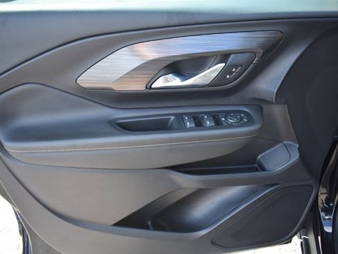 Used 2020 GMC Terrain SLT image 11