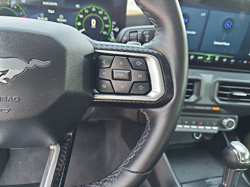 Used 2025 Ford Mustang GT RWD image 17