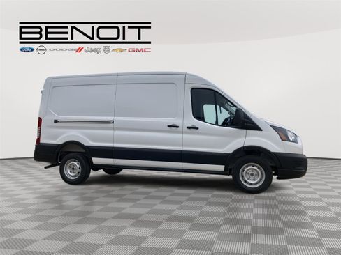 New 2026 Ford Transit 250 148 Medium Roof RWD image 4