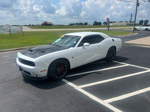 Used 2021 Dodge Challenger R/T Scat Pack RWD image 3