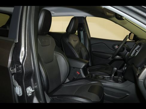 Used 2022 Jeep Cherokee Latitude Lux image 28