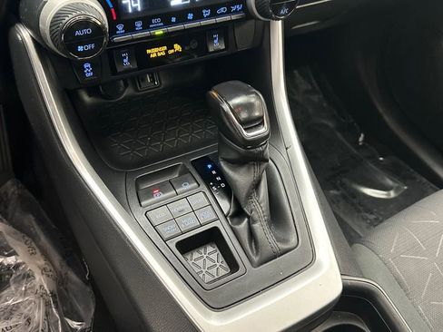 Certified 2019 Toyota RAV4 XLE w/ Convenience Package AWD/4WD image 14