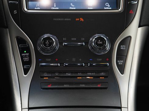 Used 2020 Lincoln Nautilus Premier AWD/4WD image 19