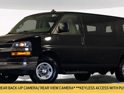 Used 2018 Chevrolet Express 3500 LT w/ LT Preferred Equipment Group image 2