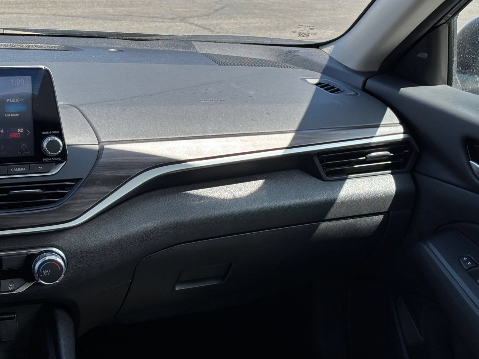 Used 2025 Nissan Altima 2.5 SV FWD image 35