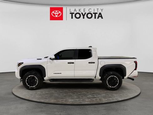 Used 2026 Toyota Tacoma TRD Off-Road AWD/4WD image 3
