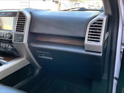 Used 2015 Ford F150 Lariat image 19