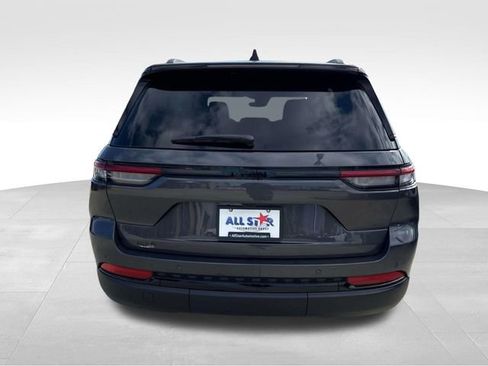 New 2025 Jeep Grand Cherokee Altitude RWD image 6
