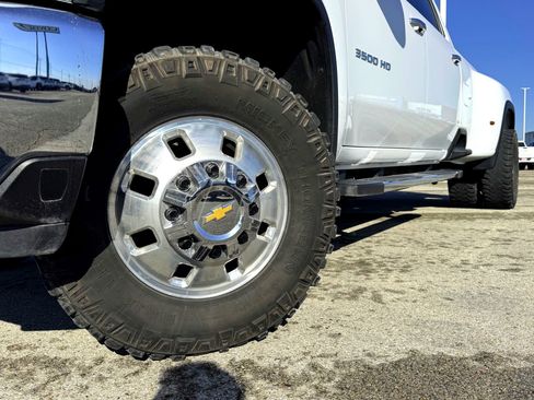 Used 2024 Chevrolet Silverado 3500 LTZ w/ LTZ Convenience Package image 2