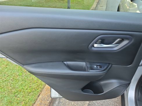 Used 2024 Nissan Rogue SV image 20