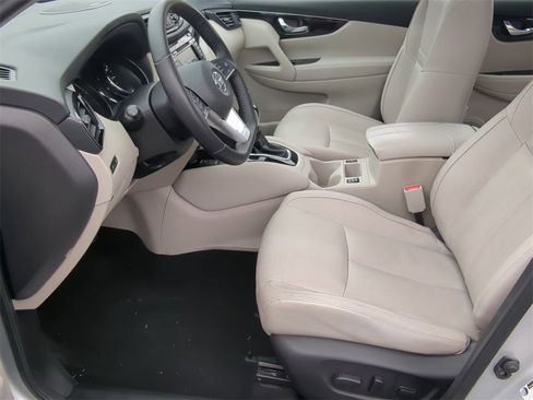 Used 2019 Nissan Rogue Sport SL w/ Premium Package image 23