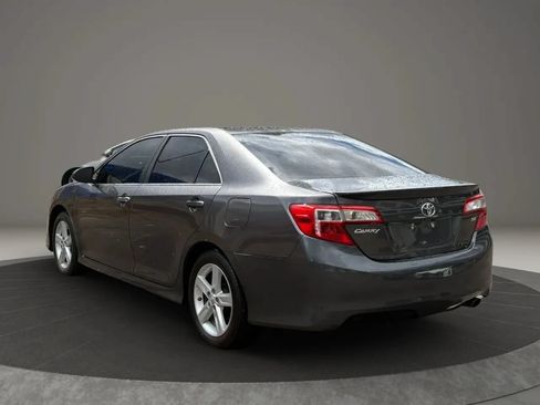 Used 2013 Toyota Camry SE FWD image 8