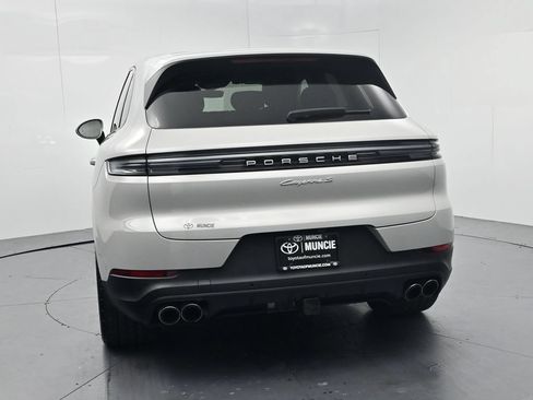 Used 2025 Porsche Cayenne S AWD/4WD image 6