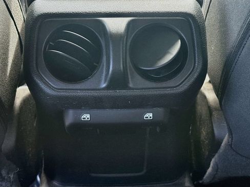 Certified 2022 Jeep Wrangler Unlimited Sport AWD/4WD image 27