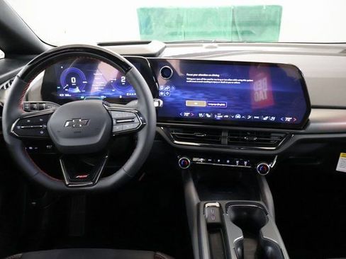 New 2025 Chevrolet Equinox EV RS image 13