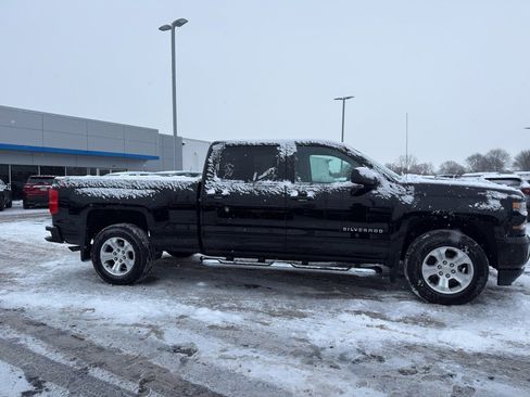 Used 2018 Chevrolet Silverado 1500 LT w/ All Star Edition image 4