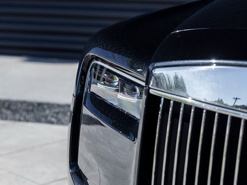 Used 2025 Rolls-Royce Cullinan image 23